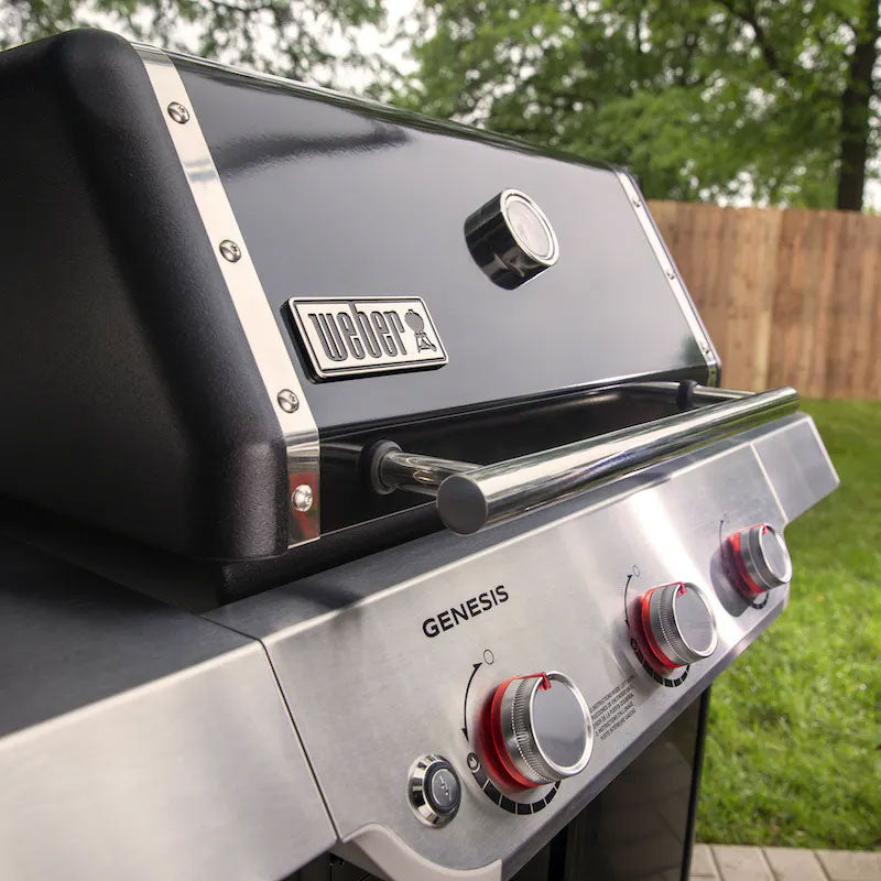 GENESIS E-315 Gas Grill