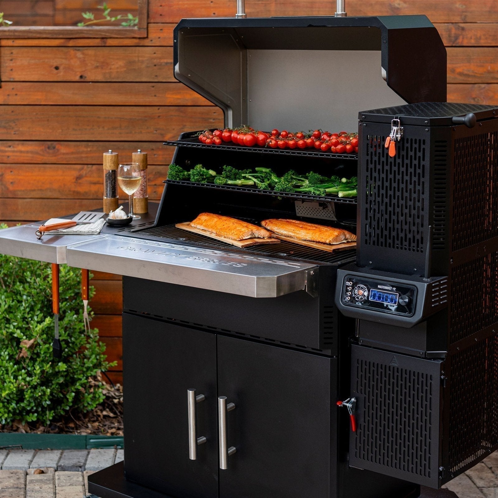 Gravity Series 1150 BBQ & Smoker Starter Pack